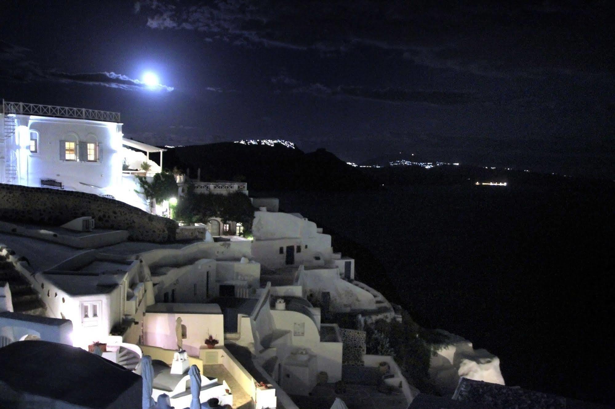 Onar Villas - Onar Hotels Collection Oia  Bagian luar foto